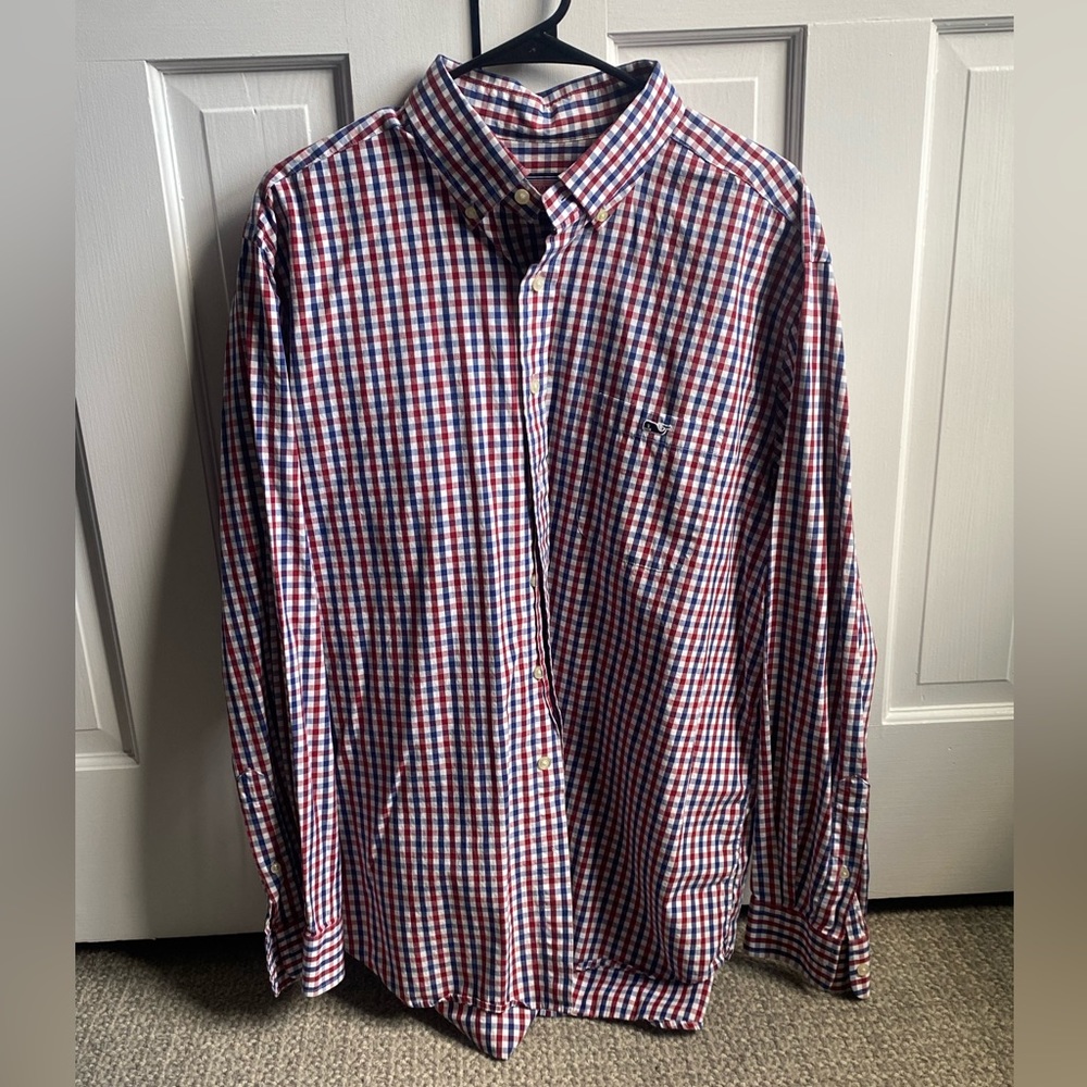 Vineyard vines button down with pocket